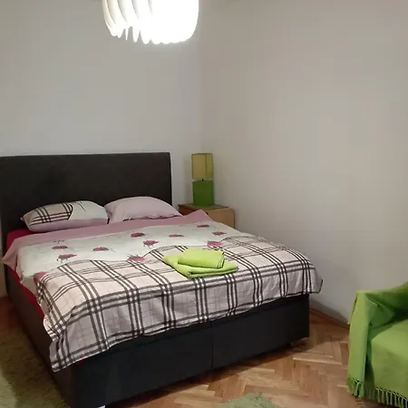 Apartment Tisma Center *